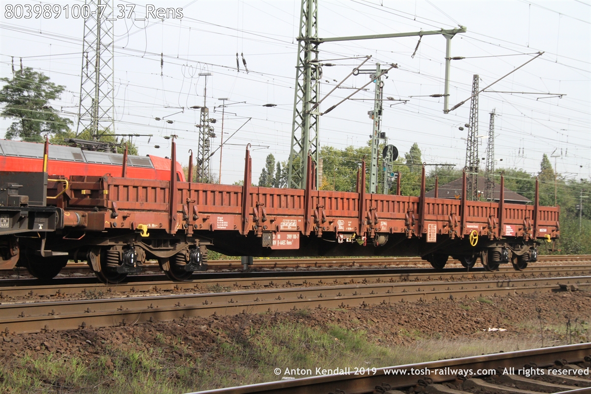803989100-7_37_Rens.JPG
